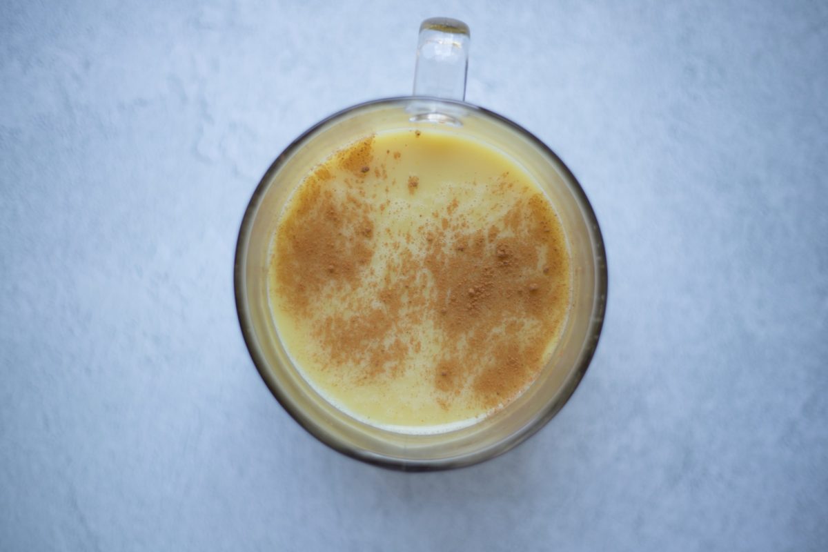 Alternativa al caffè: il latte d'oro per il rito