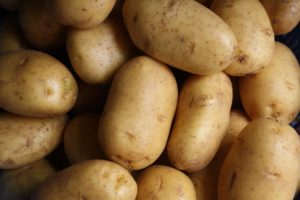 patate per pure con piselli e zucchine