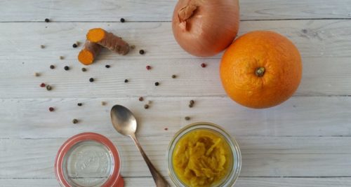 mostarda di cipolle e arance in vasetto