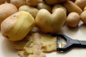 patate per preparare la vellutata di verdure miste