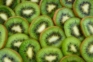 kiwi biologici da usare nella ricetta del succo antiossidante