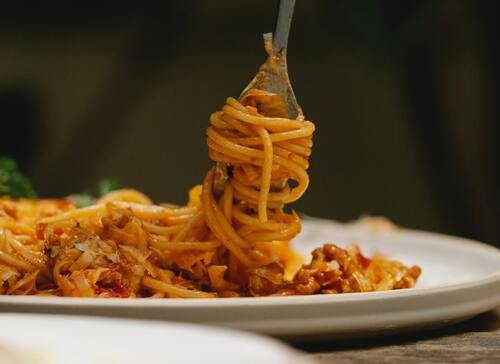 spaghetti integrali sugo olive sgombro